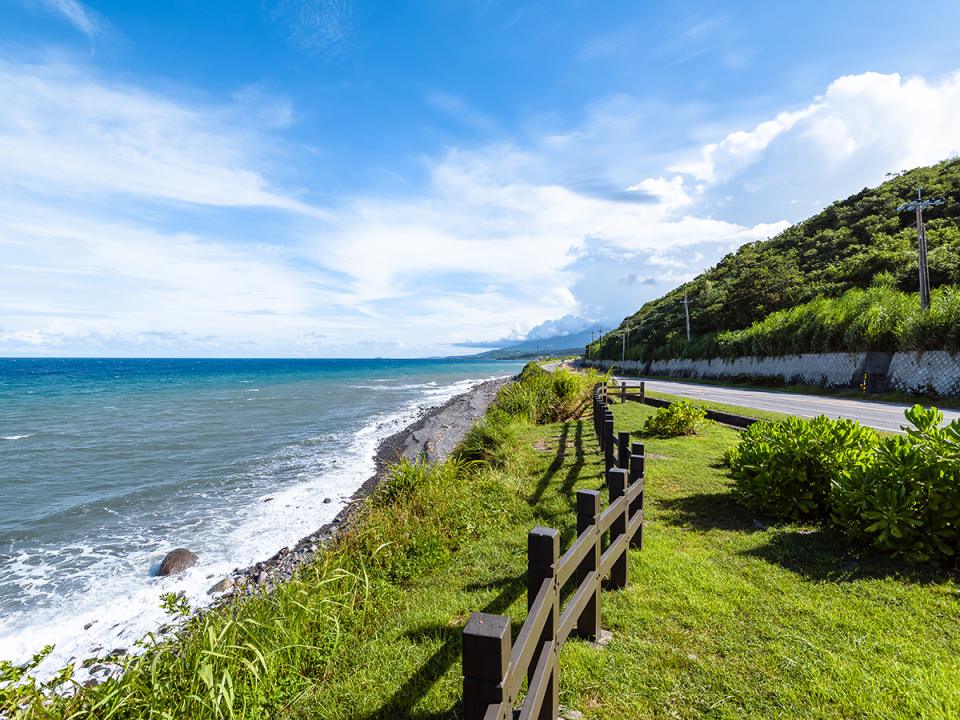齒草橋休息區：沿海公路與海岸