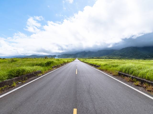 長濱金剛大道：筆直的公路