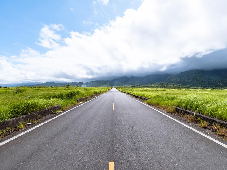 長濱金剛大道：筆直的公路