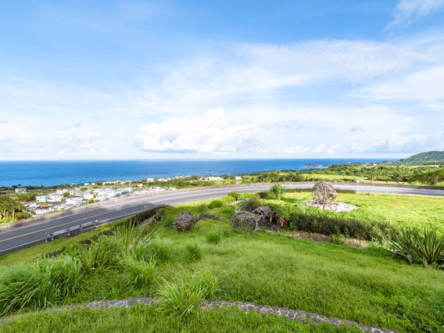 玉長公路：沿山的公路與遠方海面